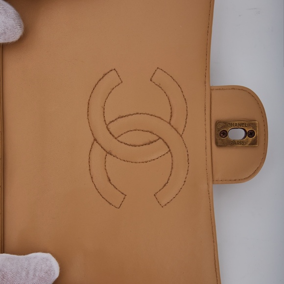 CHANEL BEIGE TORTOISE SHELL CHAIN CLASSIC FLAP BAG (CIRCA 1994) - Picture 6 of 11